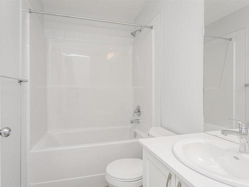 9564 Carson Bend, Edmonton, AB - Indoor Photo Showing Bathroom