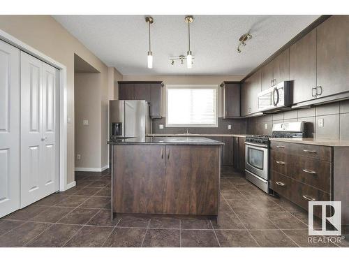 5921 168A Avenue, Edmonton, AB - Indoor Photo Showing Kitchen