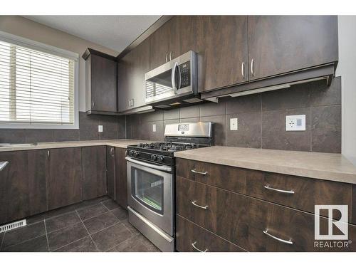 5921 168A Avenue, Edmonton, AB - Indoor Photo Showing Kitchen