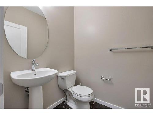 5921 168A Avenue, Edmonton, AB - Indoor Photo Showing Bathroom