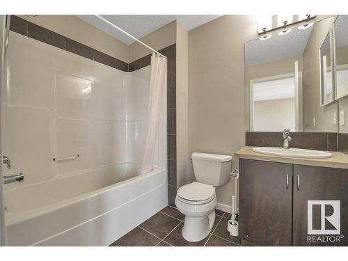 5921 168A Avenue, Edmonton, AB - Indoor Photo Showing Bathroom