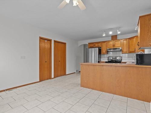 16 Heritage Crescent, Stony Plain, AB - Indoor Photo Showing Kitchen