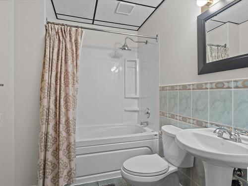 16 Heritage Crescent, Stony Plain, AB - Indoor Photo Showing Bathroom