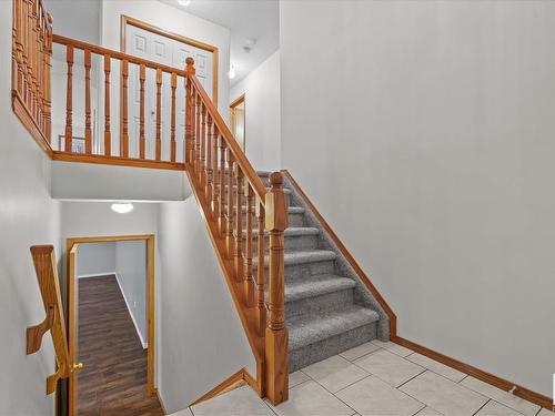 16 Heritage Cr, Stony Plain, AB 