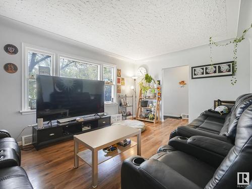 12703 107 Avenue, Edmonton, AB - Indoor Photo Showing Living Room