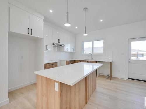 150 Castilian Boulevard, Sherwood Park, AB - Indoor Photo Showing Kitchen With Upgraded Kitchen