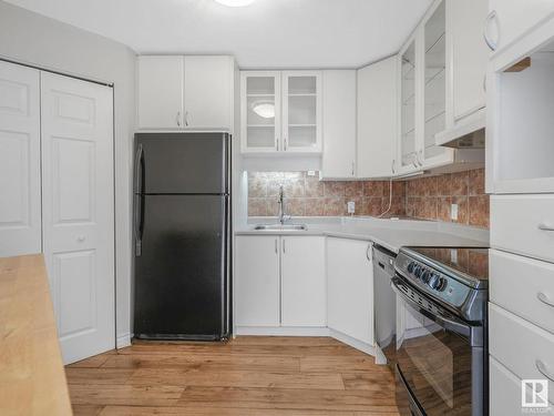 1608 10149 Saskatchewan Drive, Edmonton, AB - Indoor Photo Showing Kitchen