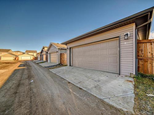 13 Hemingway Cr, Spruce Grove, AB 