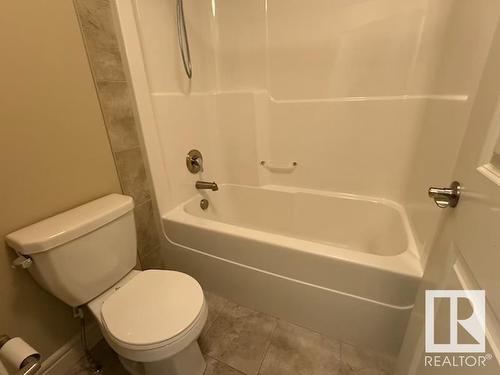 2309 Sparrow Crescent, Edmonton, AB - Indoor Photo Showing Bathroom