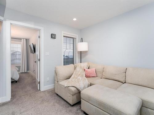 202 Woodhill Lane, Fort Saskatchewan, AB - Indoor Photo Showing Living Room