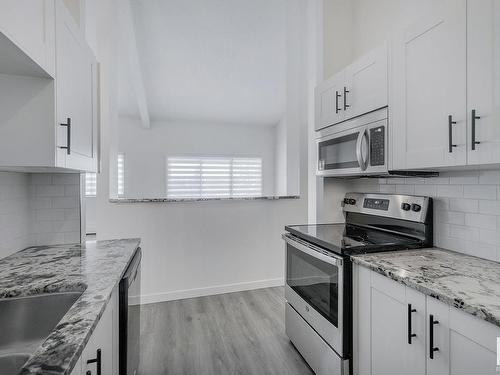 434 4404 122 Street, Edmonton, AB - Indoor Photo Showing Kitchen With Upgraded Kitchen