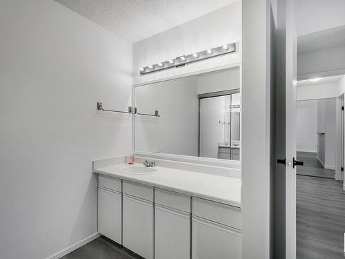 434 4404 122 Street, Edmonton, AB - Indoor Photo Showing Bathroom