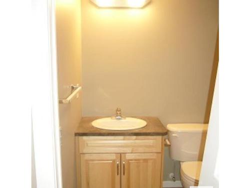 103 11827 105 Street, Edmonton, AB - Indoor Photo Showing Bathroom