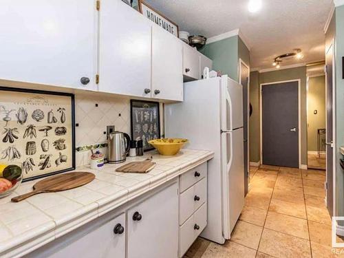 1703 9835 113 Street, Edmonton, AB - Indoor Photo Showing Kitchen