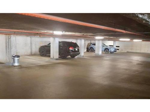 1703 9835 113 Street, Edmonton, AB - Indoor Photo Showing Garage