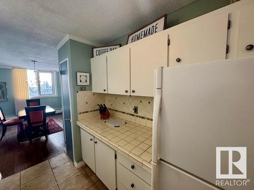 1703 9835 113 Street, Edmonton, AB - Indoor Photo Showing Kitchen