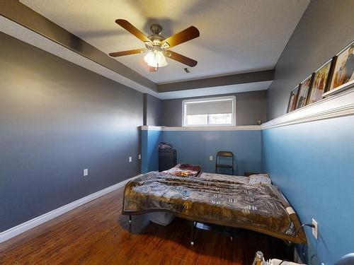 2210 Kaufman Way, Edmonton, AB - Indoor Photo Showing Bedroom