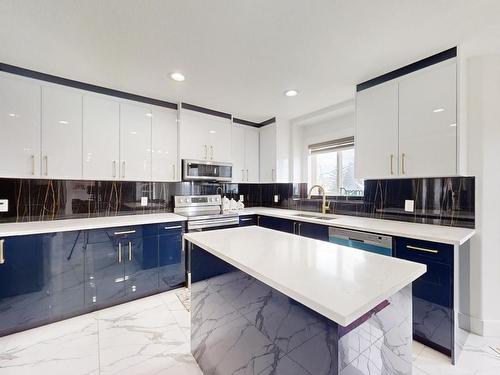 2210 Kaufman Way, Edmonton, AB - Indoor Photo Showing Kitchen