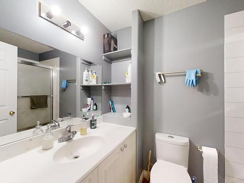 2210 Kaufman Way, Edmonton, AB - Indoor Photo Showing Bathroom