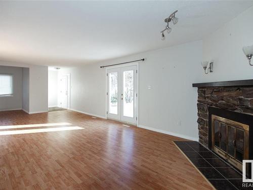 4802 52 Avenue, Bonnyville Town, AB - Indoor With Fireplace