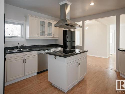 4802 52 Avenue, Bonnyville Town, AB - Indoor Photo Showing Kitchen With Double Sink