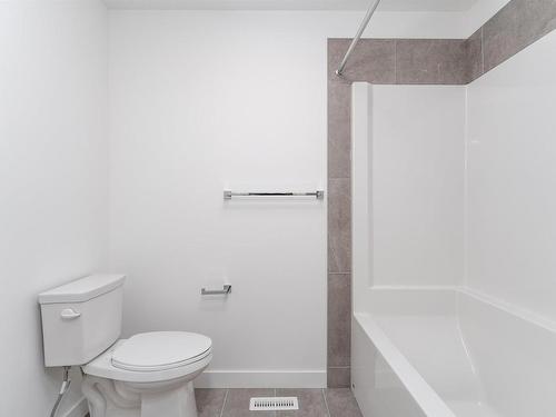 22128 94 Avenue, Edmonton, AB - Indoor Photo Showing Bathroom