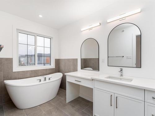 22128 94 Avenue, Edmonton, AB - Indoor Photo Showing Bathroom