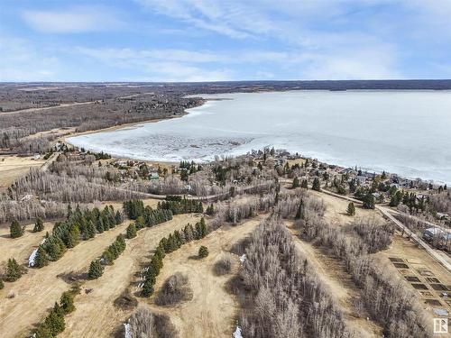 809 8 St, Rural Lac Ste. Anne County, AB 