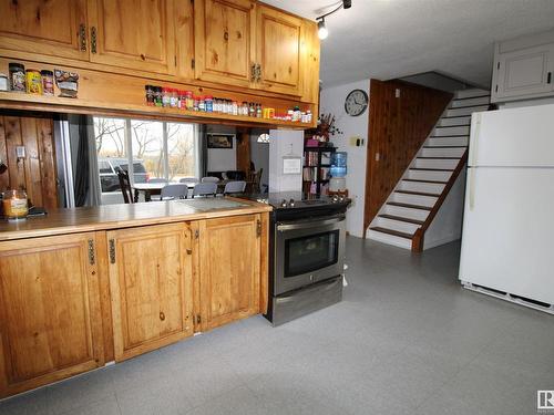 58311 Rng Rd 95, Rural St. Paul County, AB - Indoor Photo Showing Kitchen