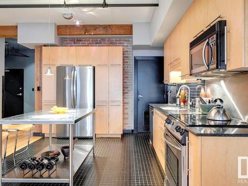 404 10169 104 Street, Edmonton, AB - Indoor Photo Showing Kitchen