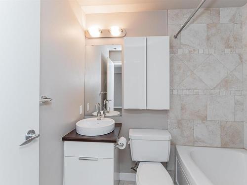 301 9750 94 Street, Edmonton, AB - Indoor Photo Showing Bathroom