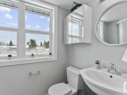 5709 52 Avenue, Cold Lake, AB - Indoor Photo Showing Bathroom