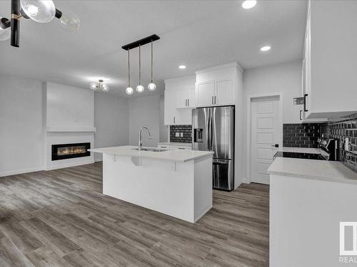 912 174 Street, Edmonton, AB - Indoor Photo Showing Kitchen