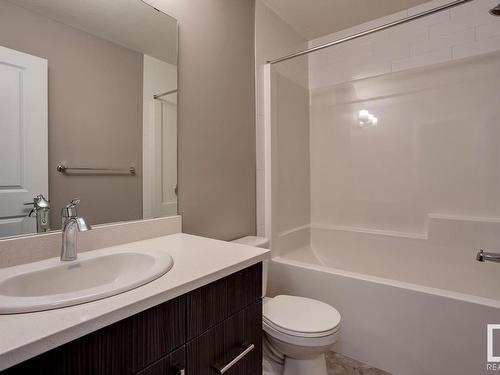 60 13139 205 Street, Edmonton, AB - Indoor Photo Showing Bathroom