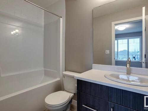 60 13139 205 Street, Edmonton, AB - Indoor Photo Showing Bathroom