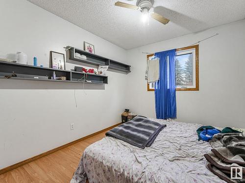 3540 33 Avenue, Edmonton, AB - Indoor Photo Showing Bedroom