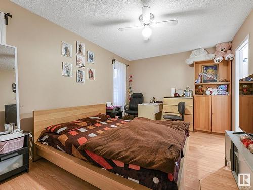 3540 33 Avenue, Edmonton, AB - Indoor Photo Showing Bedroom