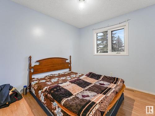 3540 33 Avenue, Edmonton, AB - Indoor Photo Showing Bedroom