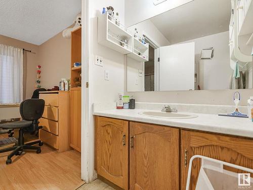 3540 33 Avenue, Edmonton, AB - Indoor Photo Showing Bathroom