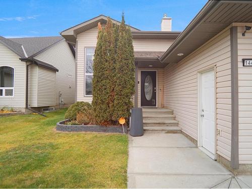 1445 Highwood Bv, Devon, AB 