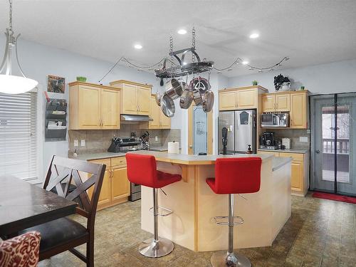 1445 Highwood Boulevard, Devon, AB - Indoor Photo Showing Kitchen