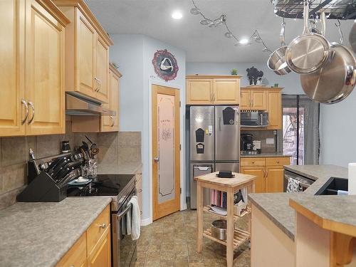 1445 Highwood Boulevard, Devon, AB - Indoor Photo Showing Kitchen With Double Sink