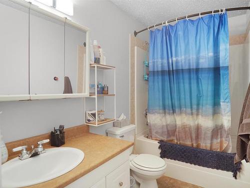 1445 Highwood Boulevard, Devon, AB - Indoor Photo Showing Bathroom