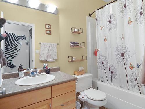 1445 Highwood Boulevard, Devon, AB - Indoor Photo Showing Bathroom