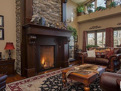 80-52210 Rge Rd 192, Rural Beaver County, AB - Indoor Photo Showing Living Room With Fireplace