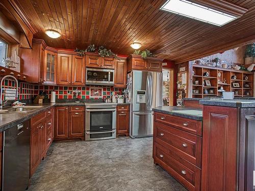 80-52210 Rge Rd 192, Rural Beaver County, AB - Indoor Photo Showing Kitchen