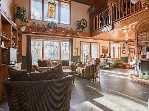 80-52210 Rge Rd 192, Rural Beaver County, AB - Indoor Photo Showing Living Room