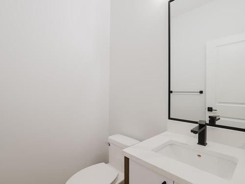 700 Astoria Way, Devon, AB - Indoor Photo Showing Bathroom