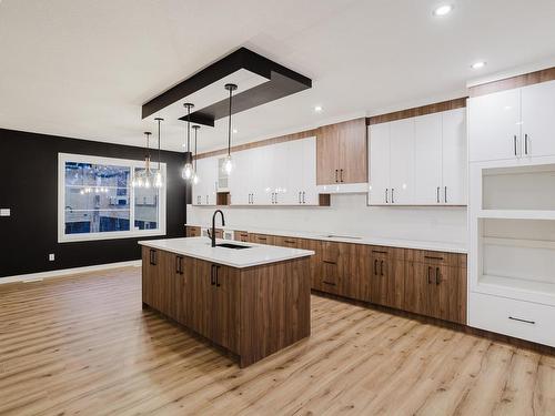 700 Astoria Way, Devon, AB - Indoor Photo Showing Kitchen