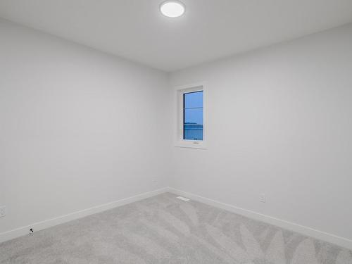 700 Astoria Way, Devon, AB - Indoor Photo Showing Other Room